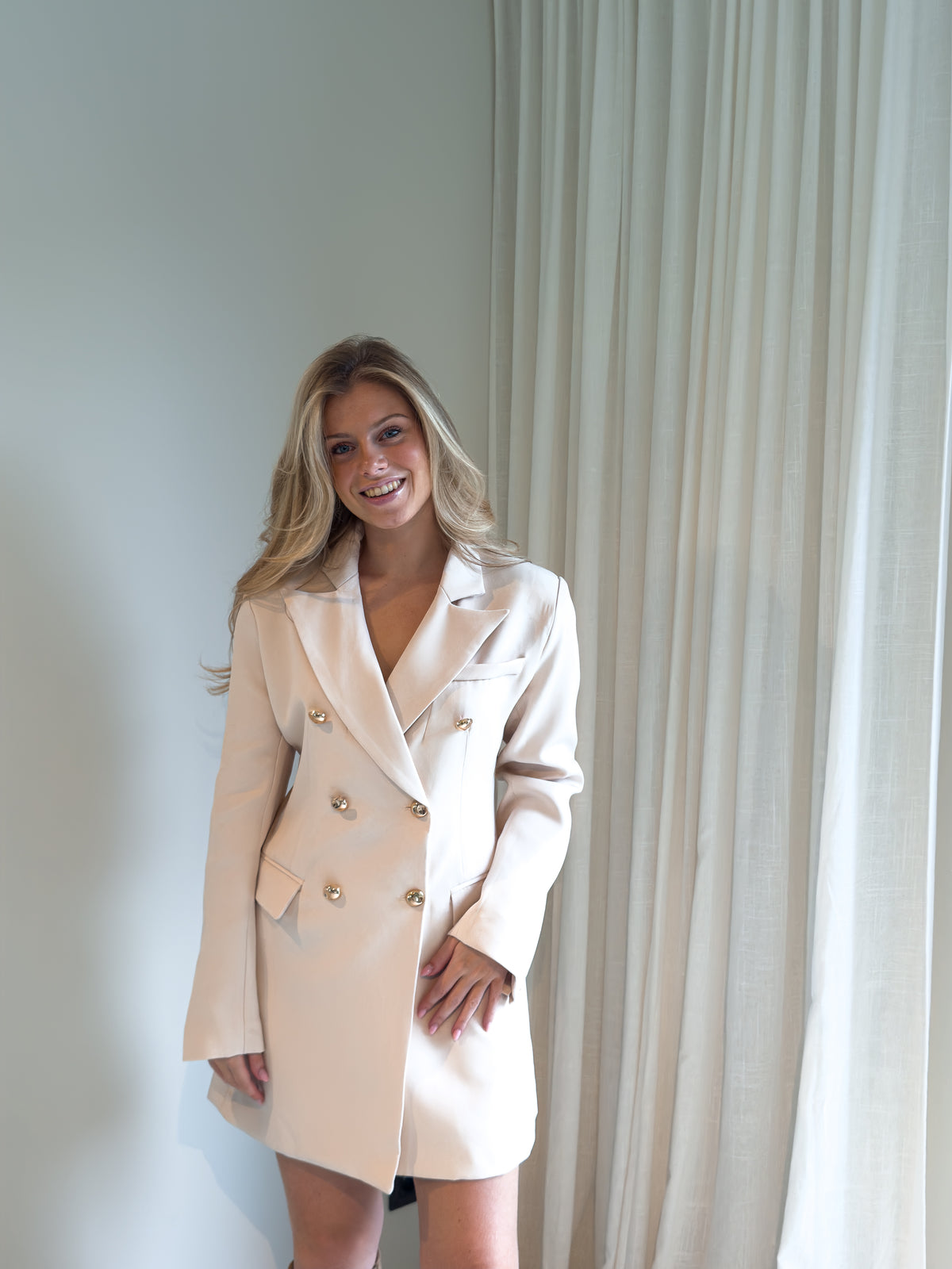 The Elize Blazerdress - Soft Beige