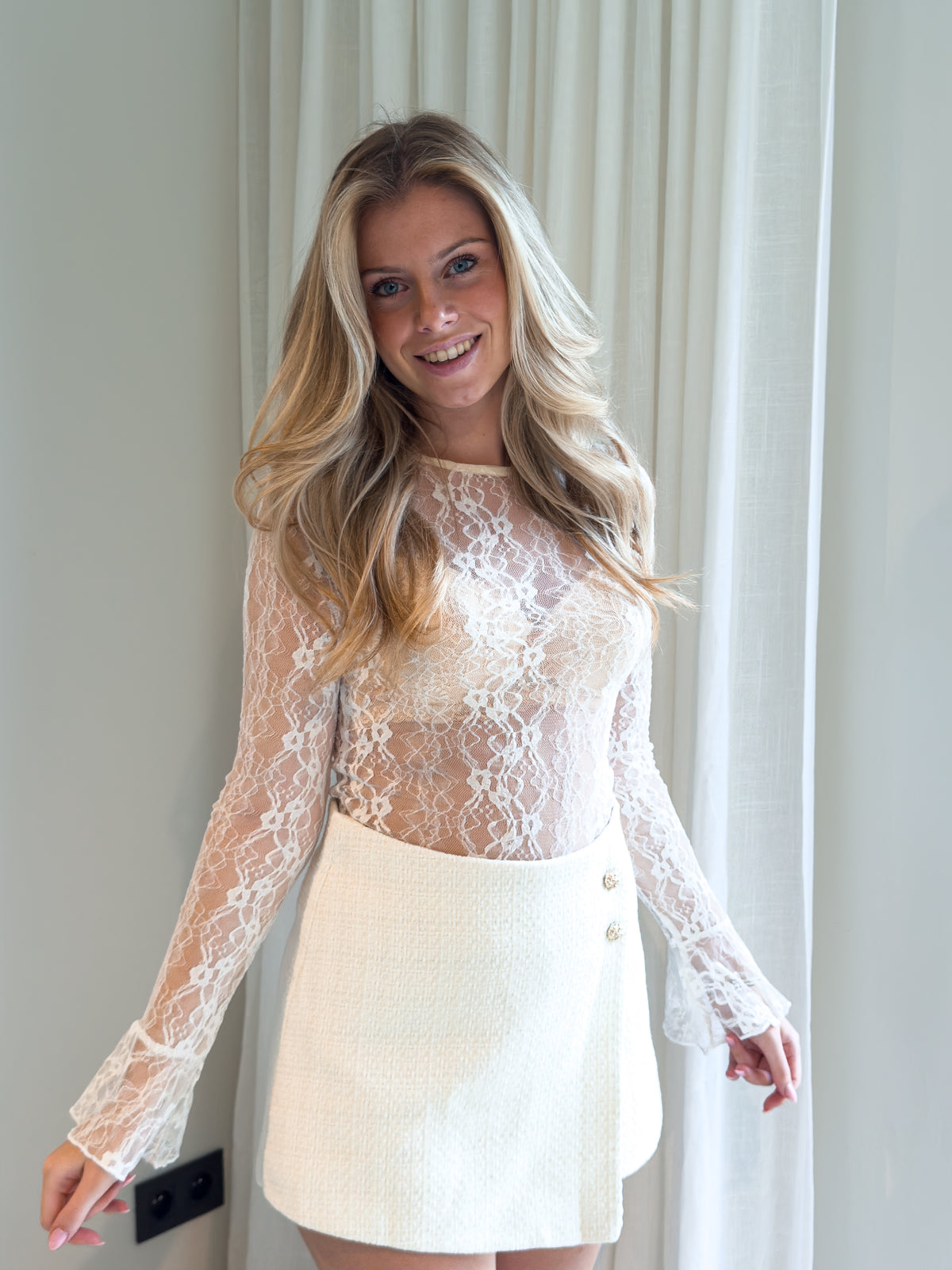 The Clémence Lace Top – Ivory Whisper