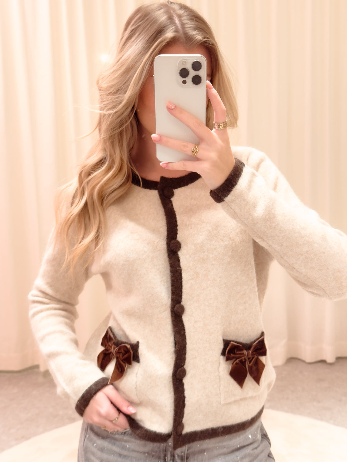 The Noelia Cardigan - Velvet Bow Cream