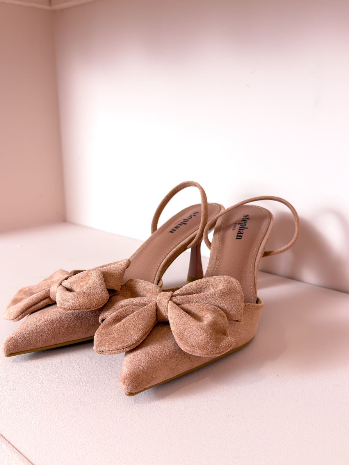 SOFT PINK BOW HEELS
