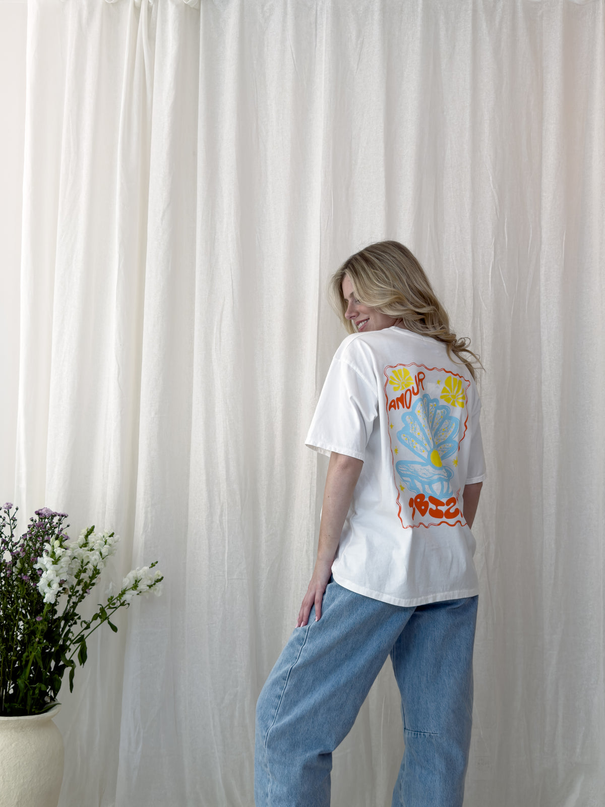 WHITE IBIZA SEASHELL TEE