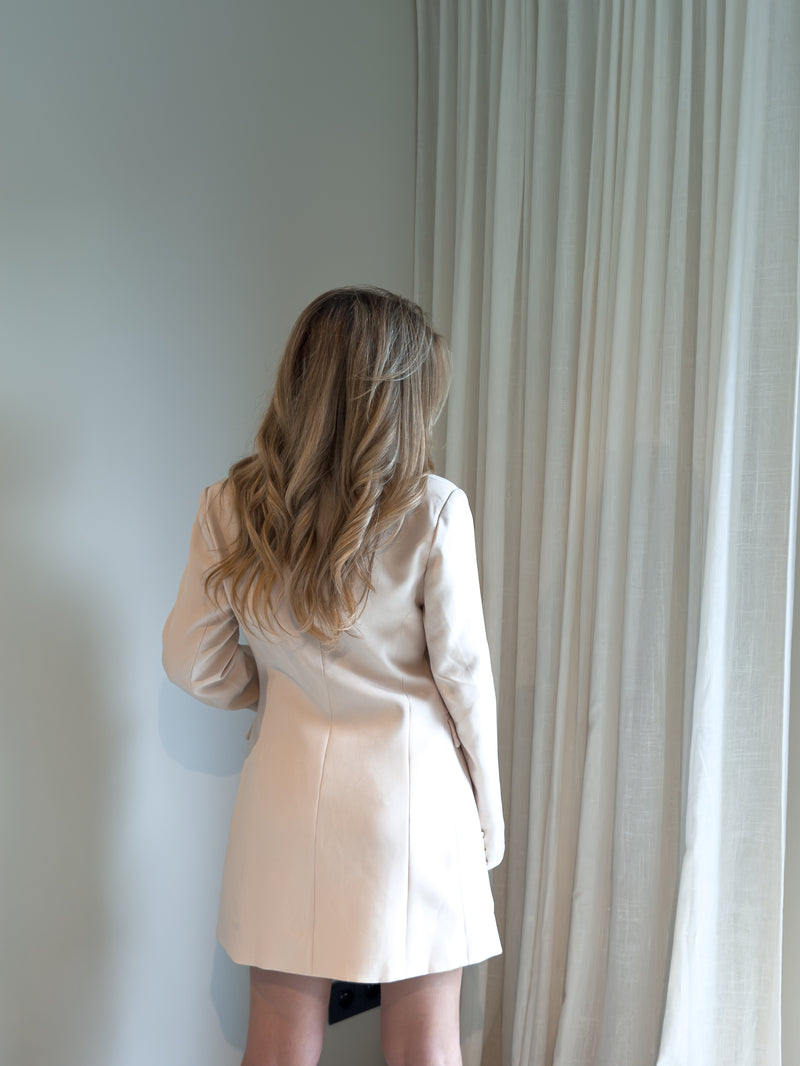 The Elize Blazerdress - Soft Beige